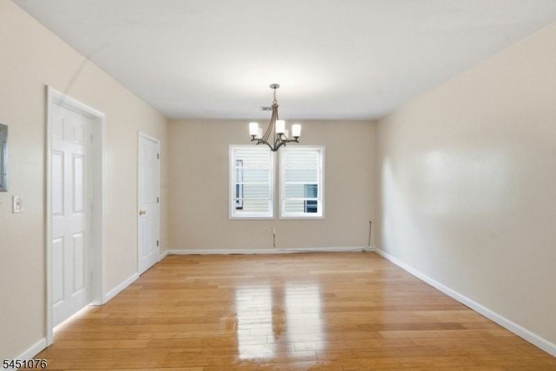 26 Seymour Ave - Photo 4 of 18
