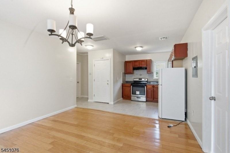 26 Seymour Ave - Photo 7 of 18