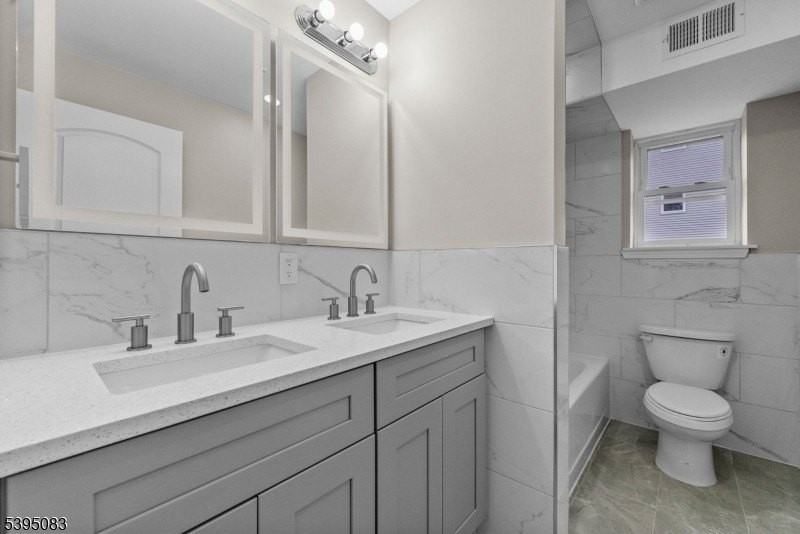 24 Garibaldi Ave #1 - Photo 7 of 12
