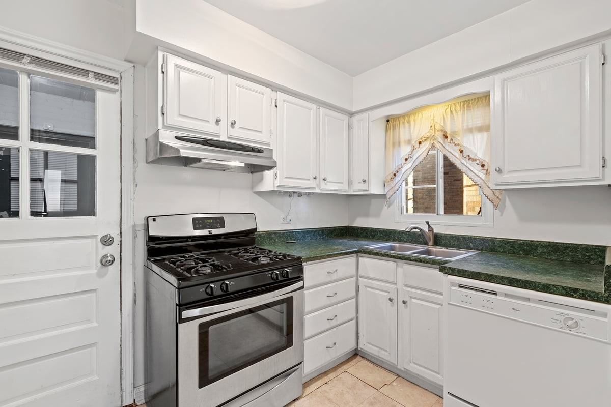 1539 Monroe Ave #2 - Photo 6 of 8