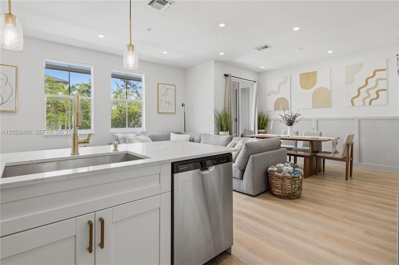 4425 Sw 160th Ave #213 - Photo 6 of 8