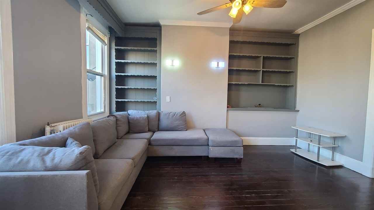 476 Gregory Ave #3 - Photo 3 of 27