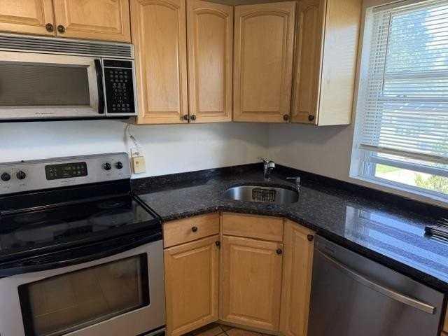 236 Franklin St #2 - Photo 3 of 6