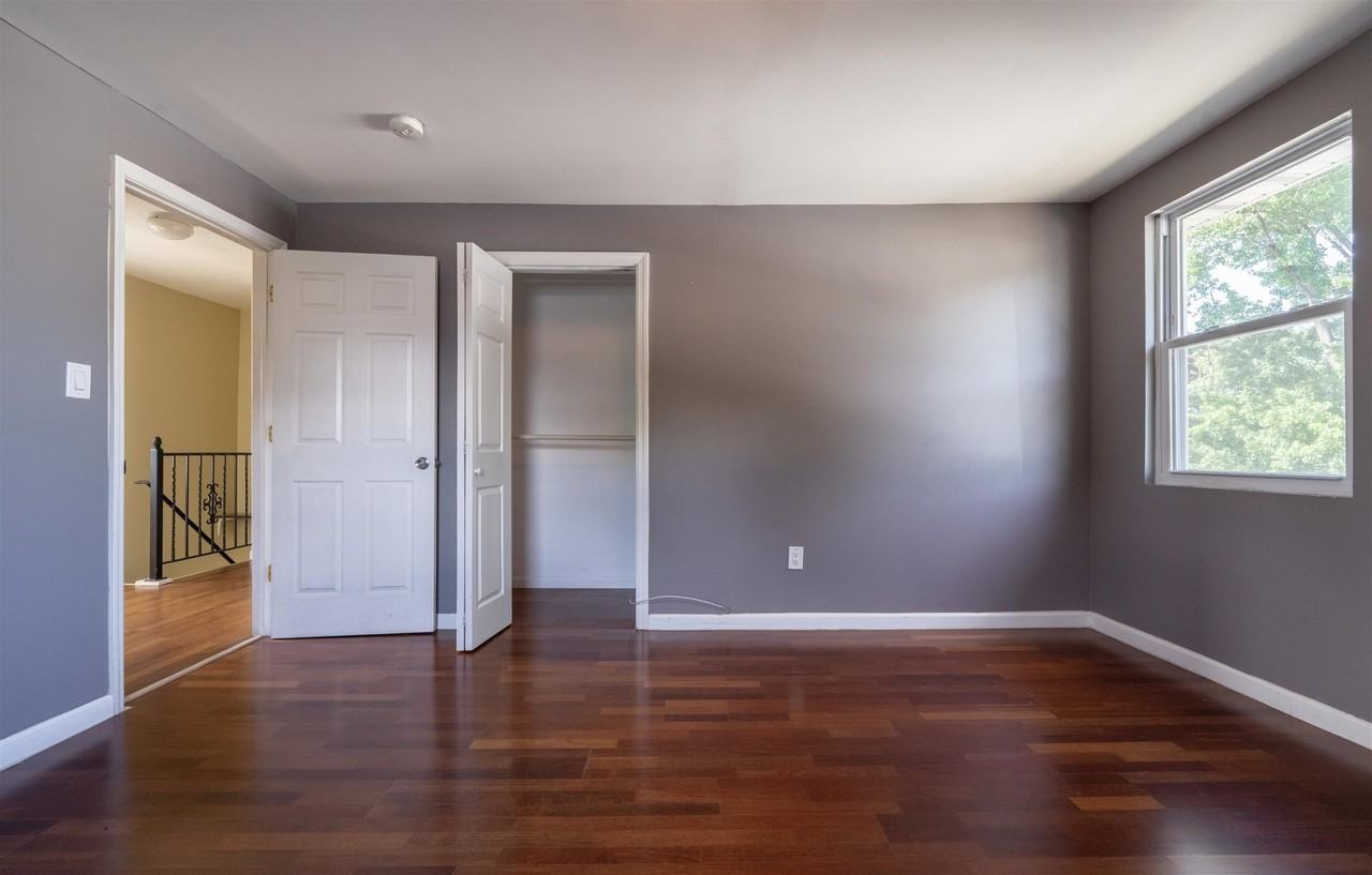 236 Franklin St #2 - Photo 4 of 6
