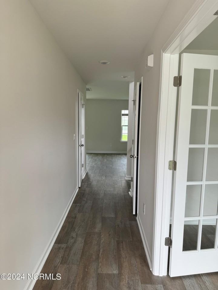 2225 Montalvan Dr - Photo 2 of 11