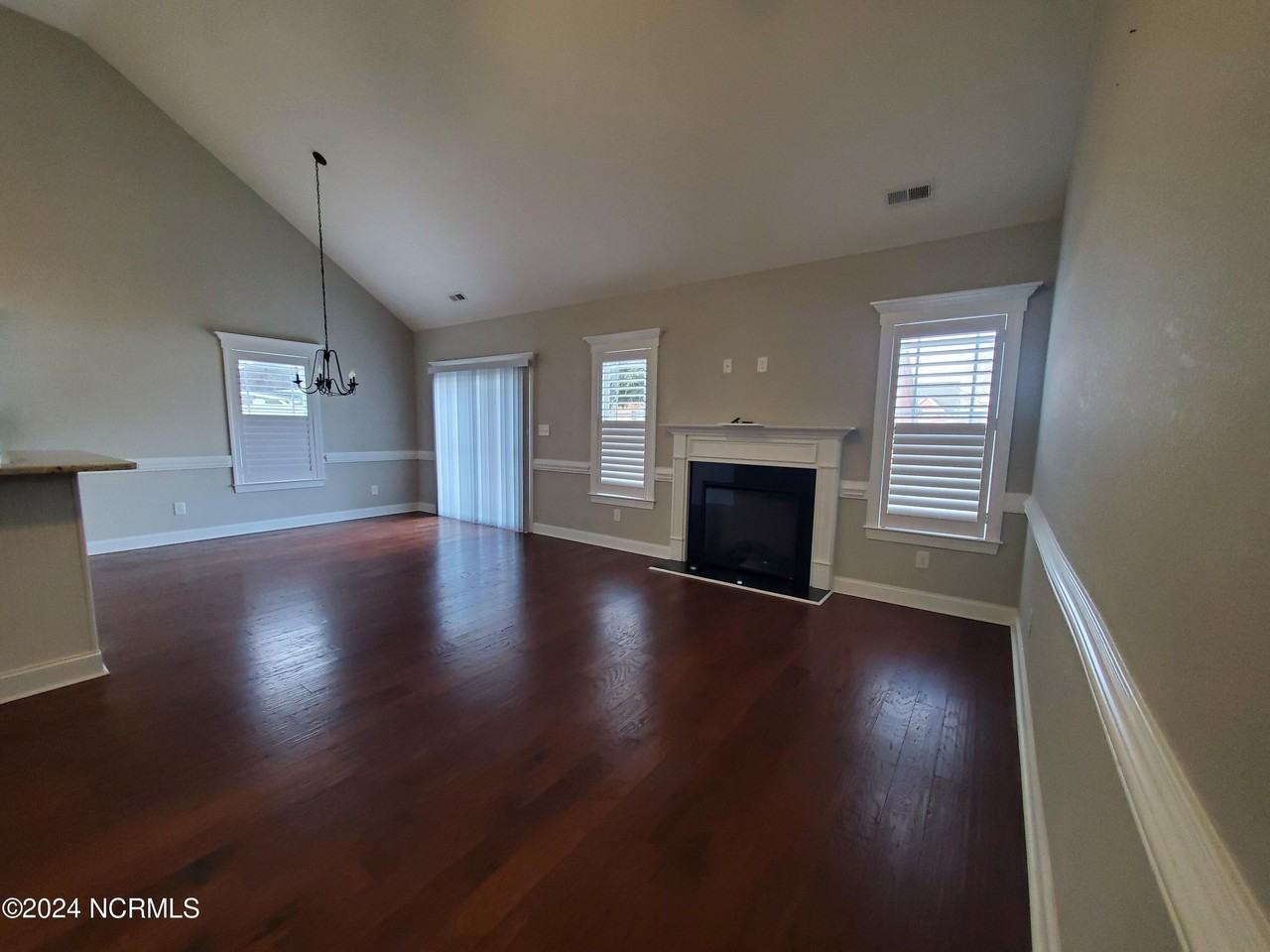 1208 Brighton Dr - Photo 3 of 20
