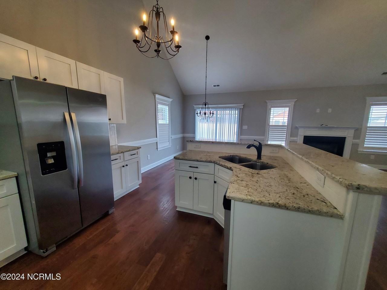 1208 Brighton Dr - Photo 5 of 20