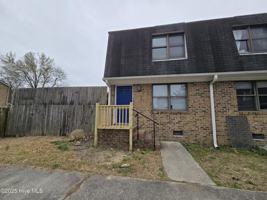 featured image of 102 Cedar Ct #G