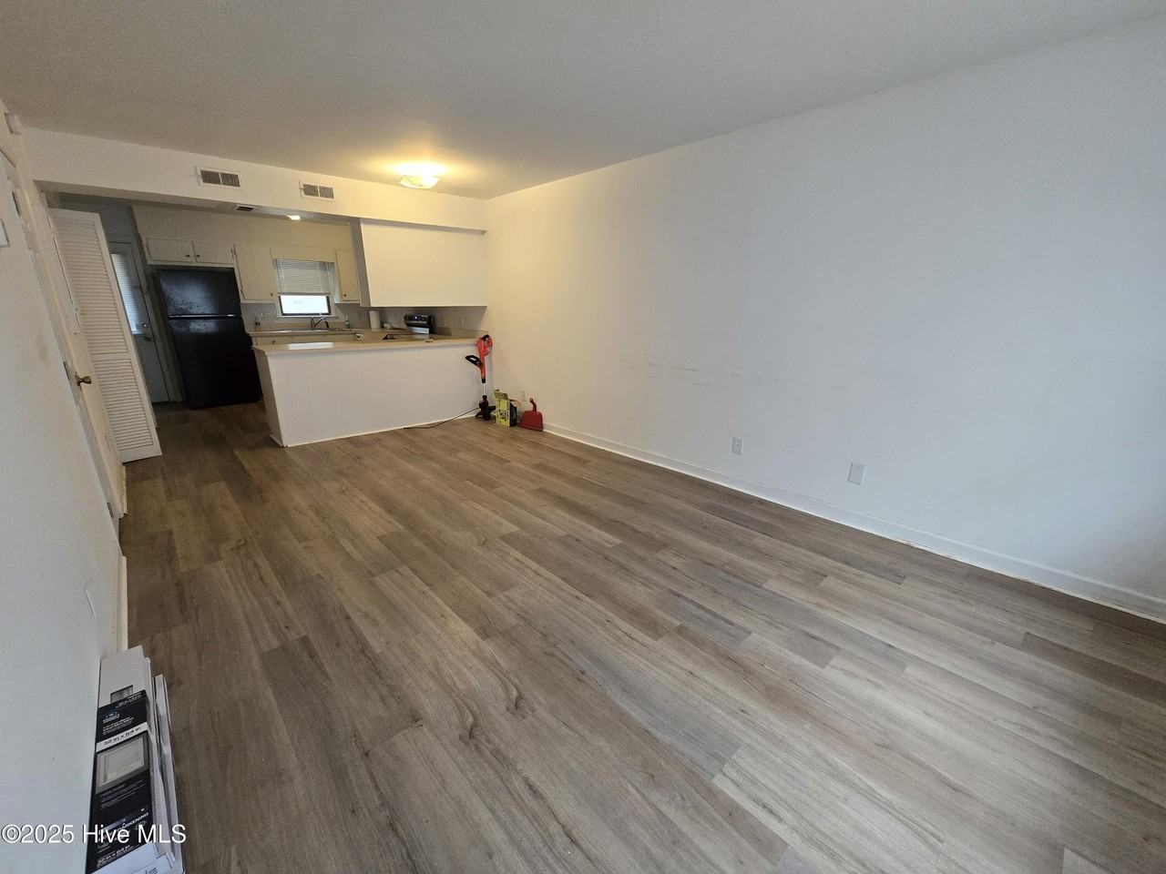 102 Cedar Ct #G - Photo 2 of 13