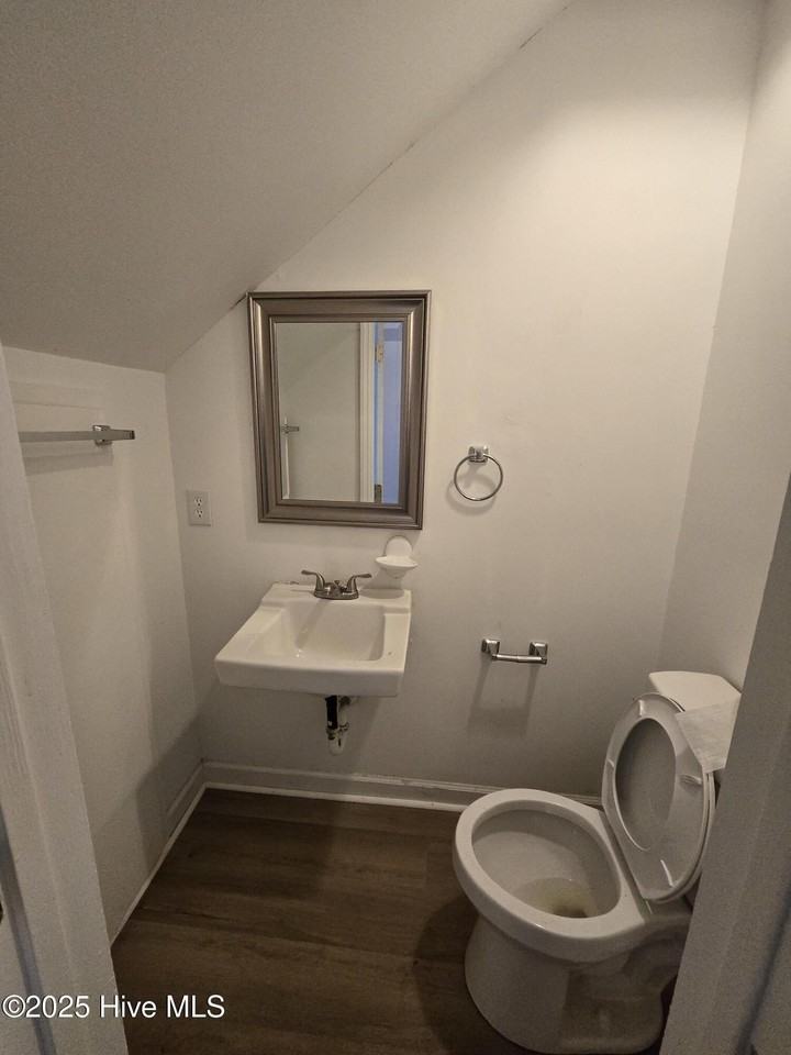 102 Cedar Ct #G - Photo 3 of 13