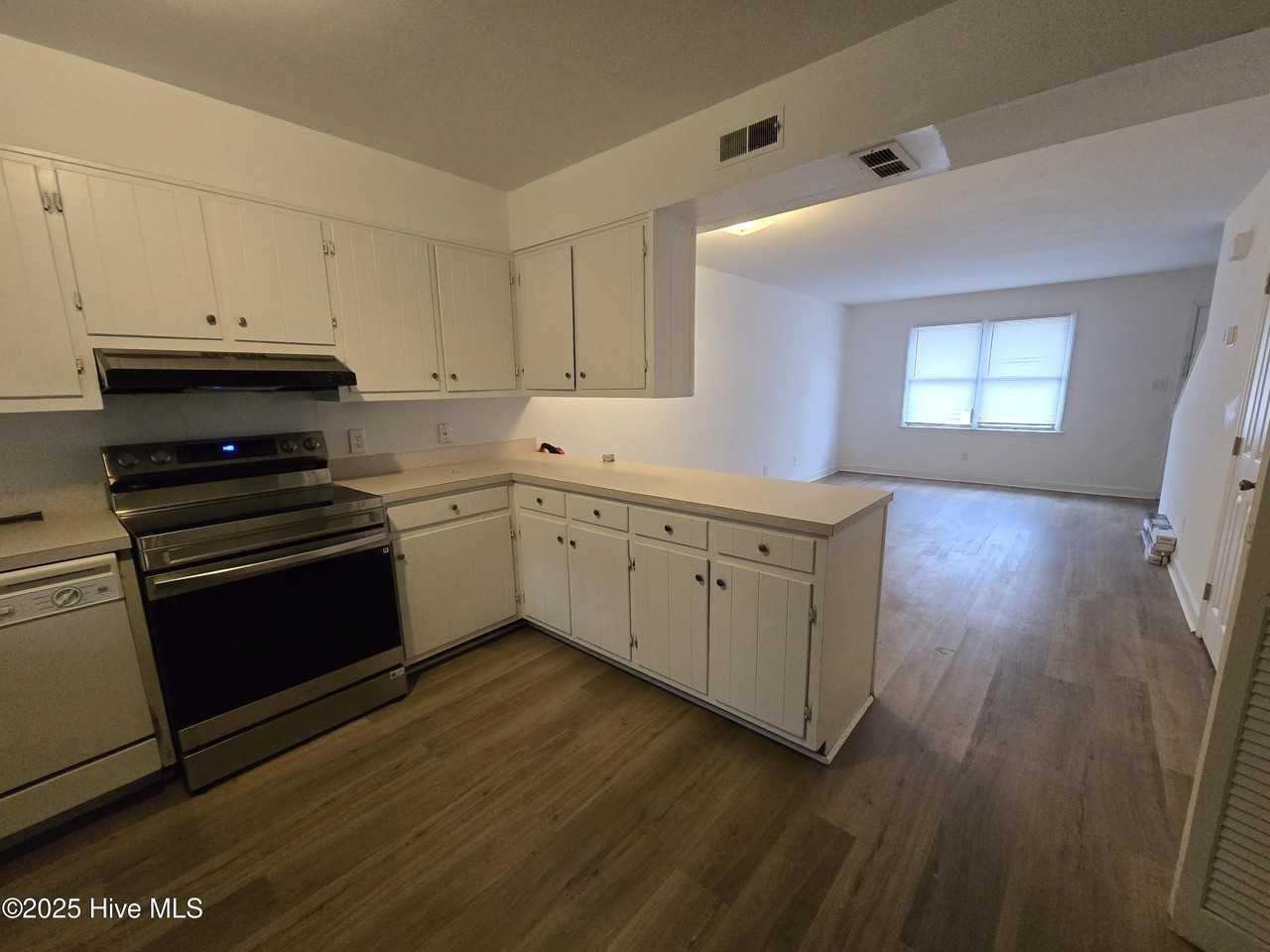 102 Cedar Ct #G - Photo 4 of 13