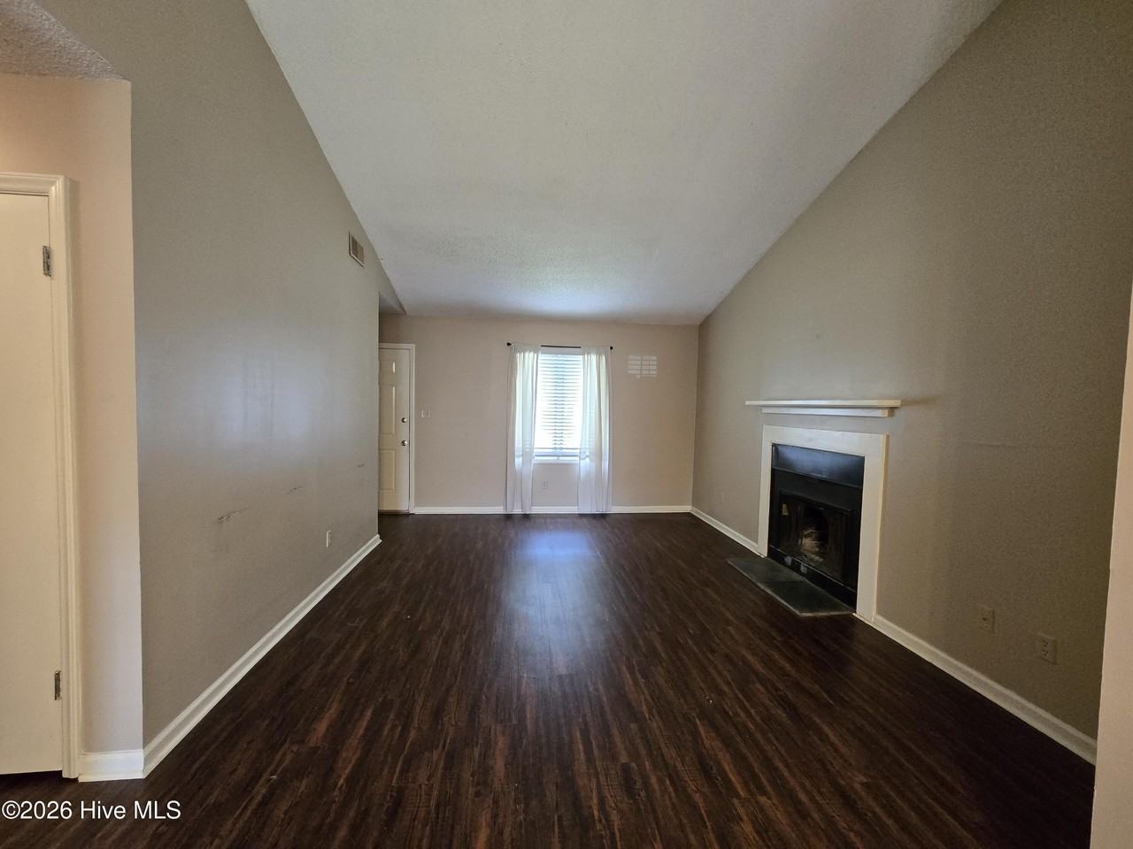 1910 White Hollow Dr - Photo 3 of 9
