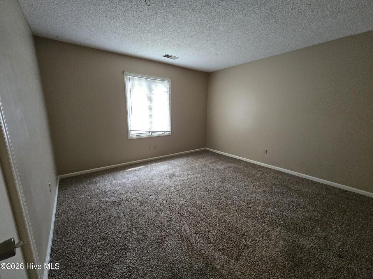 1910 White Hollow Dr - Photo 6 of 9