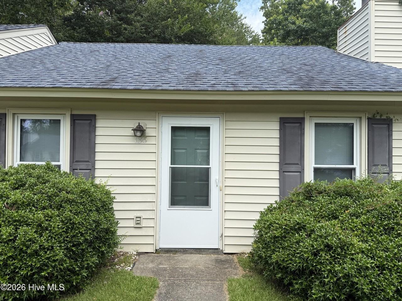 135 Twin Wood Dr - Photo 2 of 12