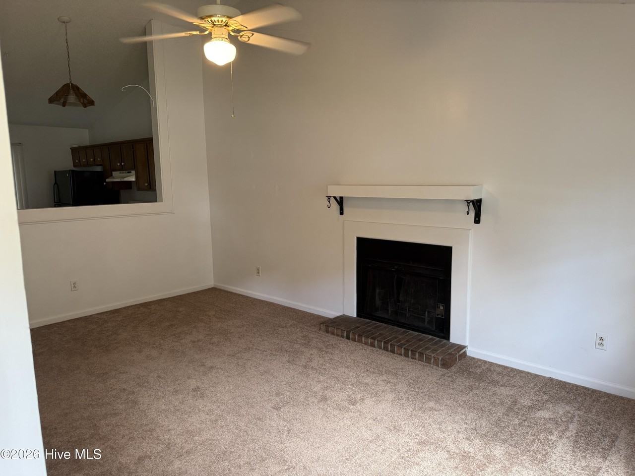 135 Twin Wood Dr - Photo 4 of 12