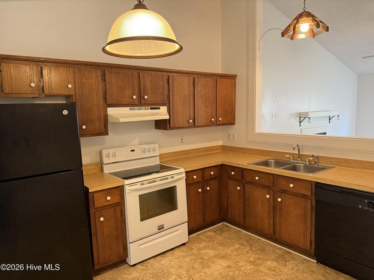 135 Twin Wood Dr - Photo 6 of 12