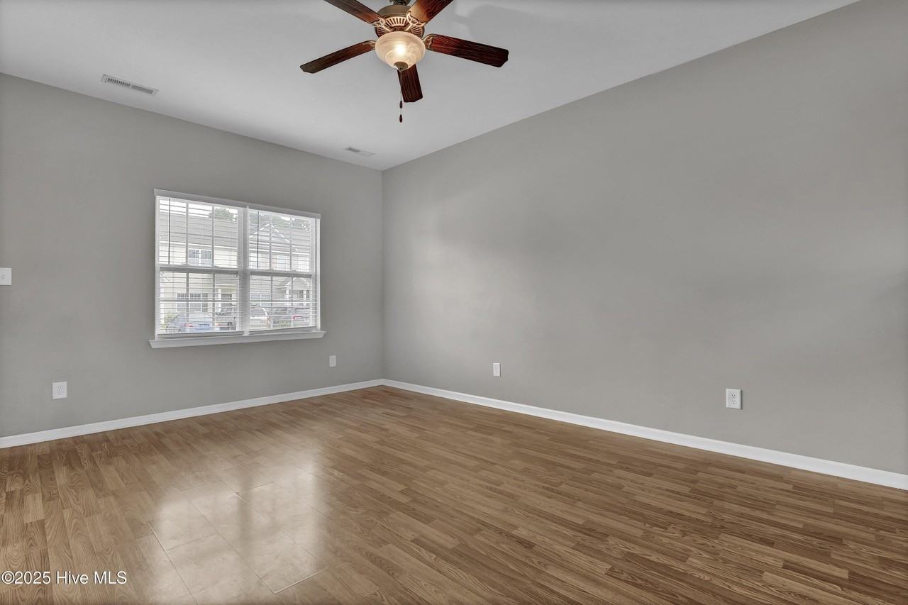 502 Oyster Rock Ln - Photo 6 of 26