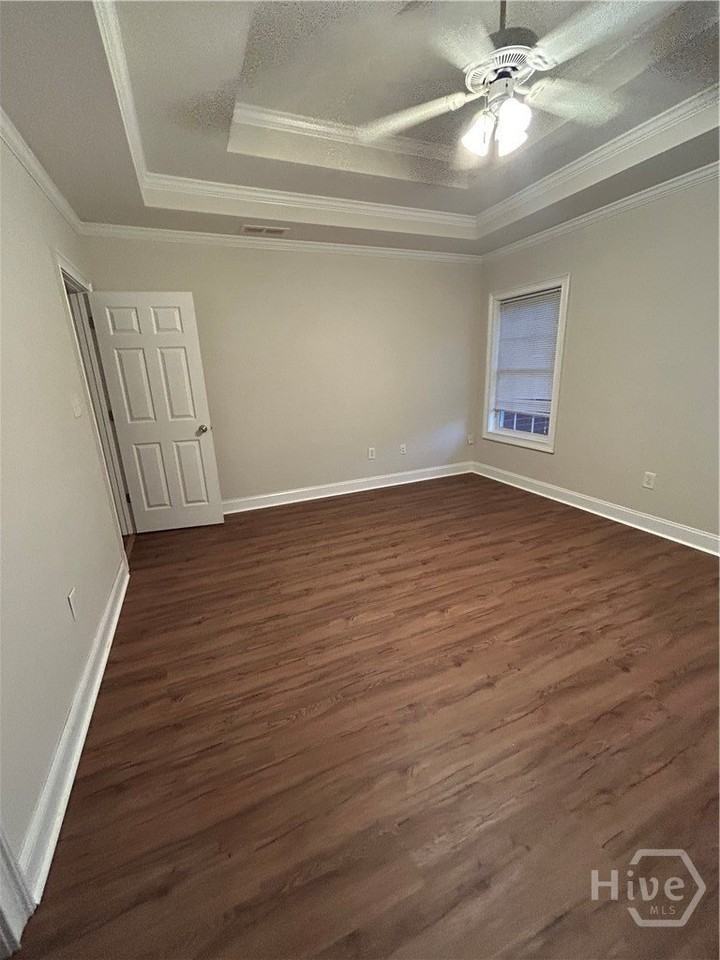 1111 Brookshire Dr - Photo 7 of 13