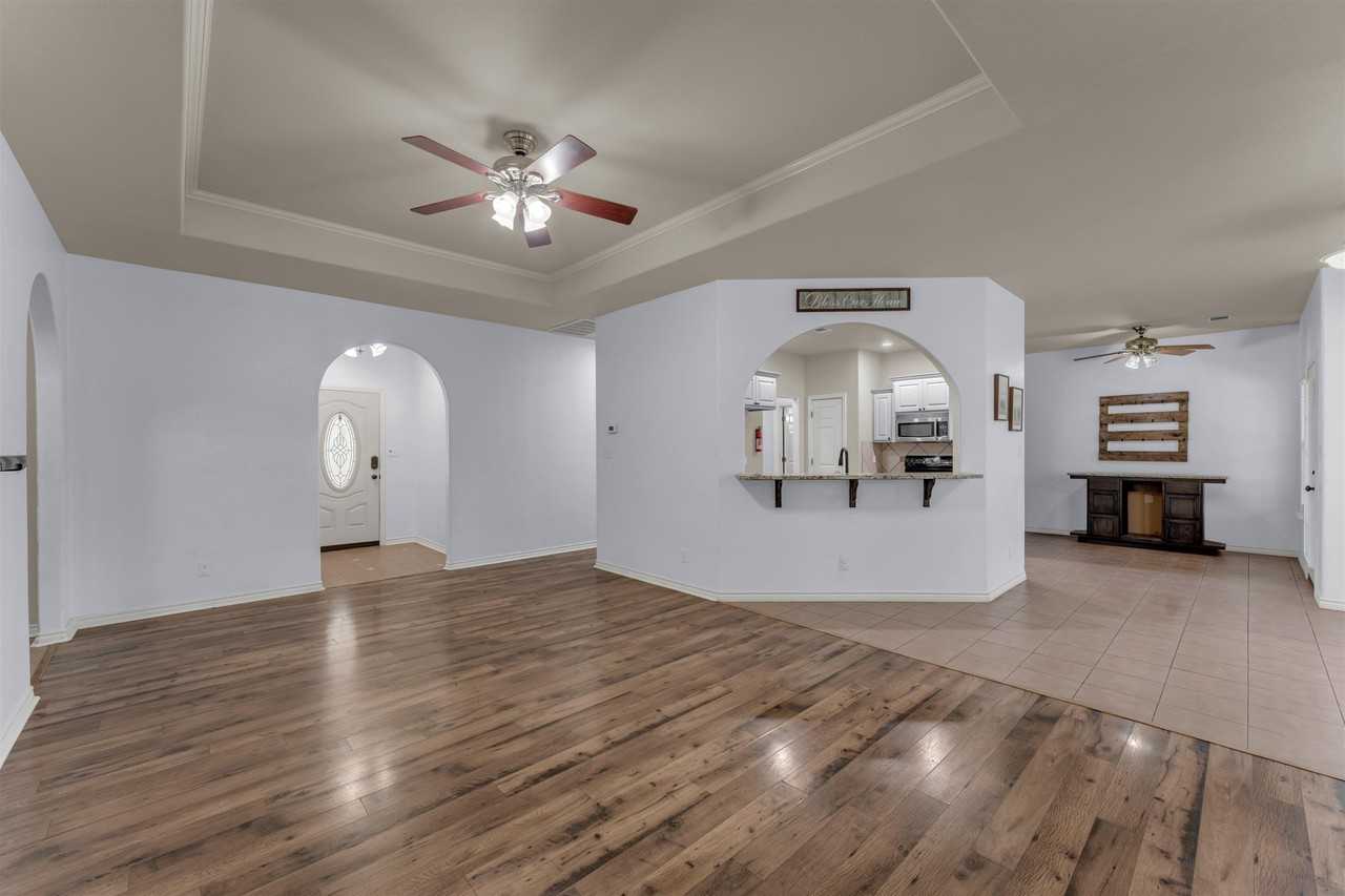 145 Chaumont St - Photo 6 of 32