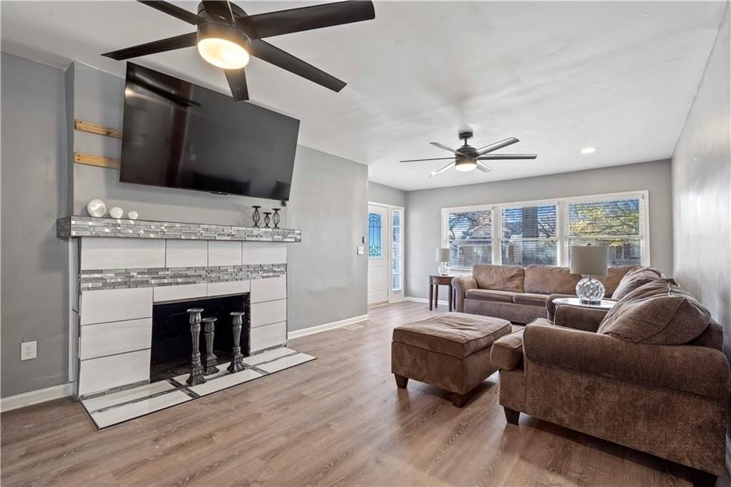 2224 E 68th Ter - Photo 5 of 17