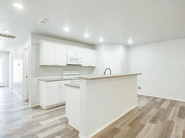 5514 Jarvis St #A - Photo 7 of 15
