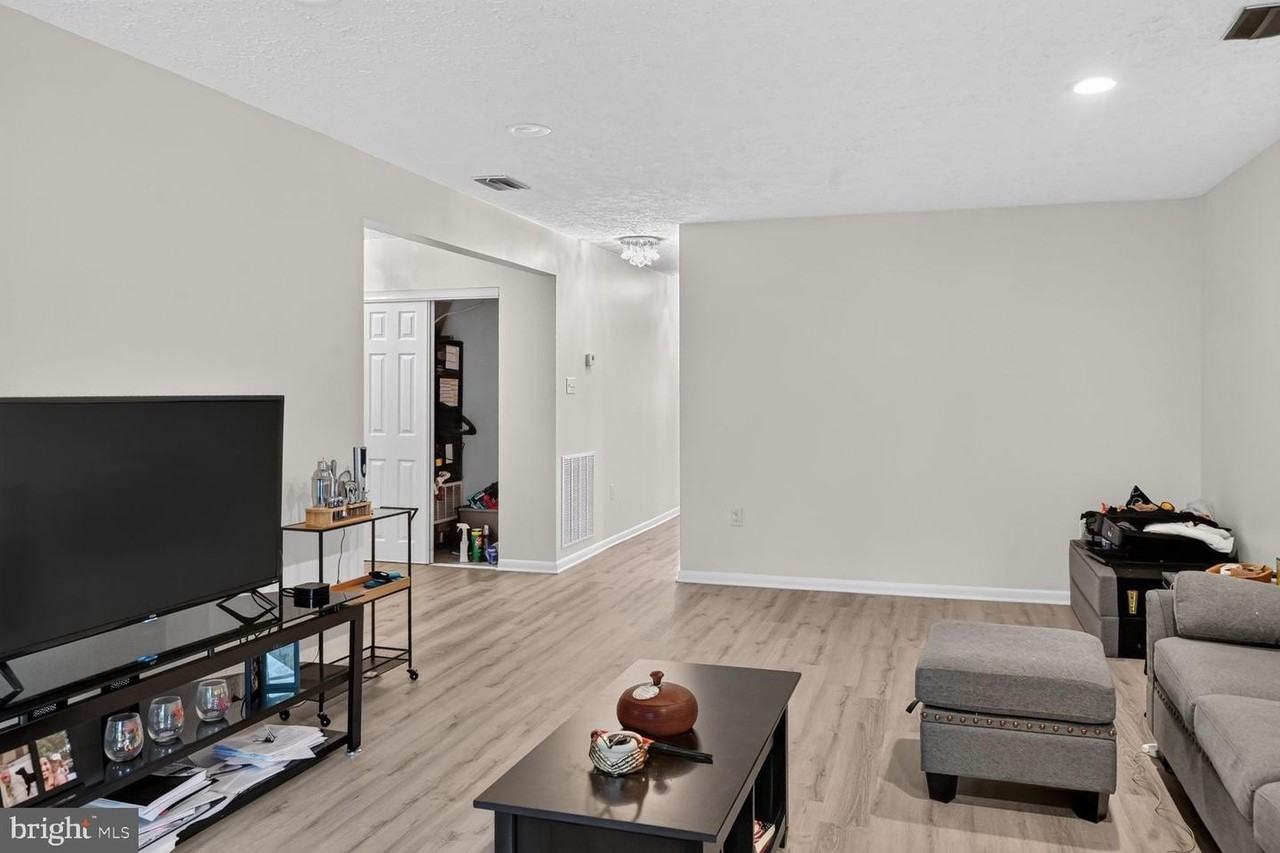 6929 Clearwind Ct - Photo 2 of 17