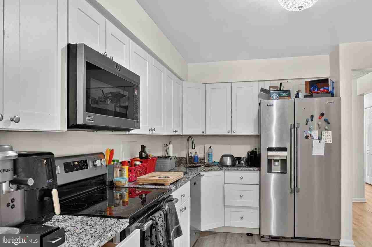 6929 Clearwind Ct - Photo 7 of 17