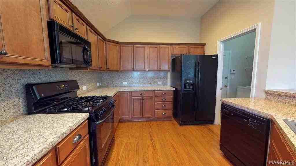 631 Glenmede Ln - Photo 5 of 11