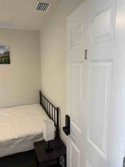 N Renfrew Pl - Photo 3 of 45