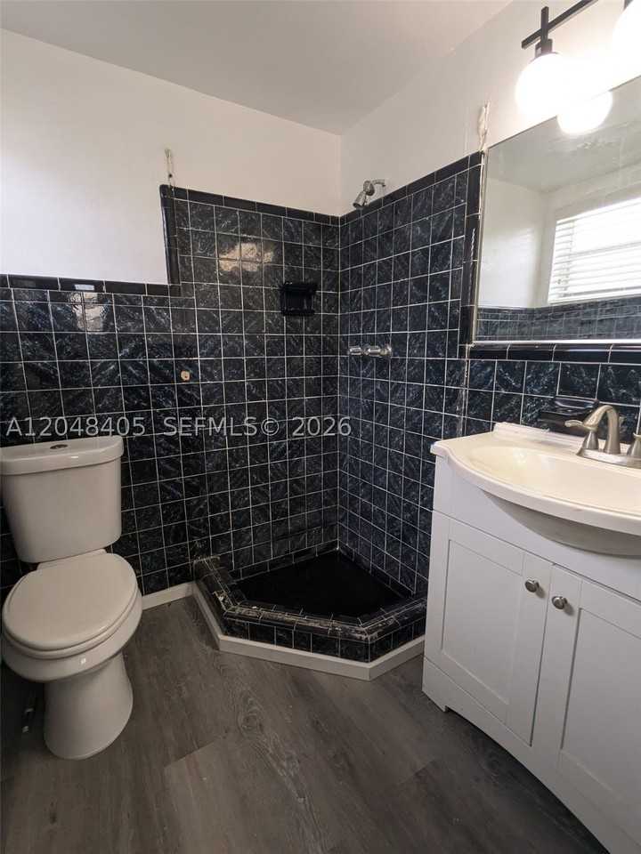 7815 Crespi Blvd #1 - Photo 5 of 15