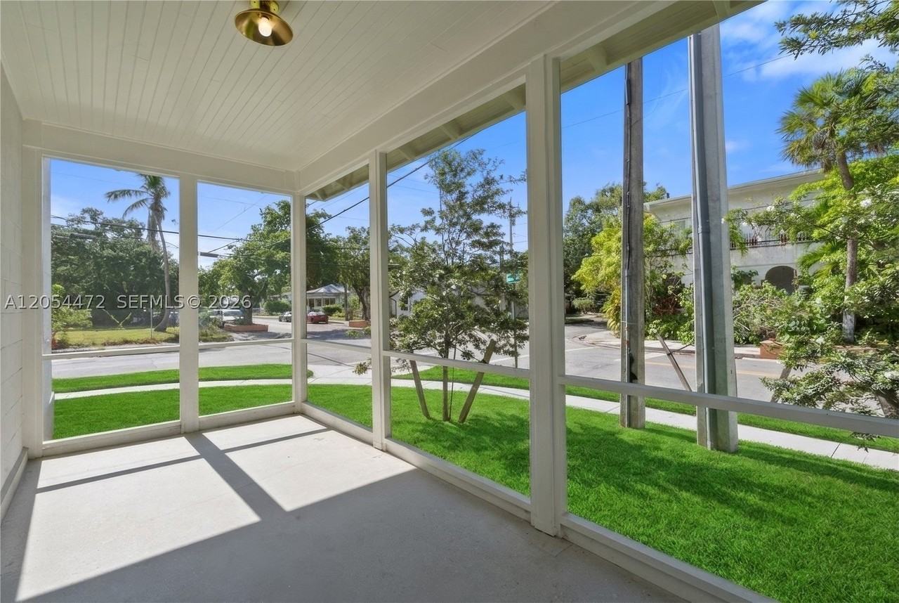 3603 Thomas Ave - Photo 3 of 29