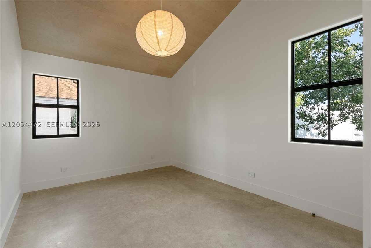 3603 Thomas Ave - Photo 6 of 29