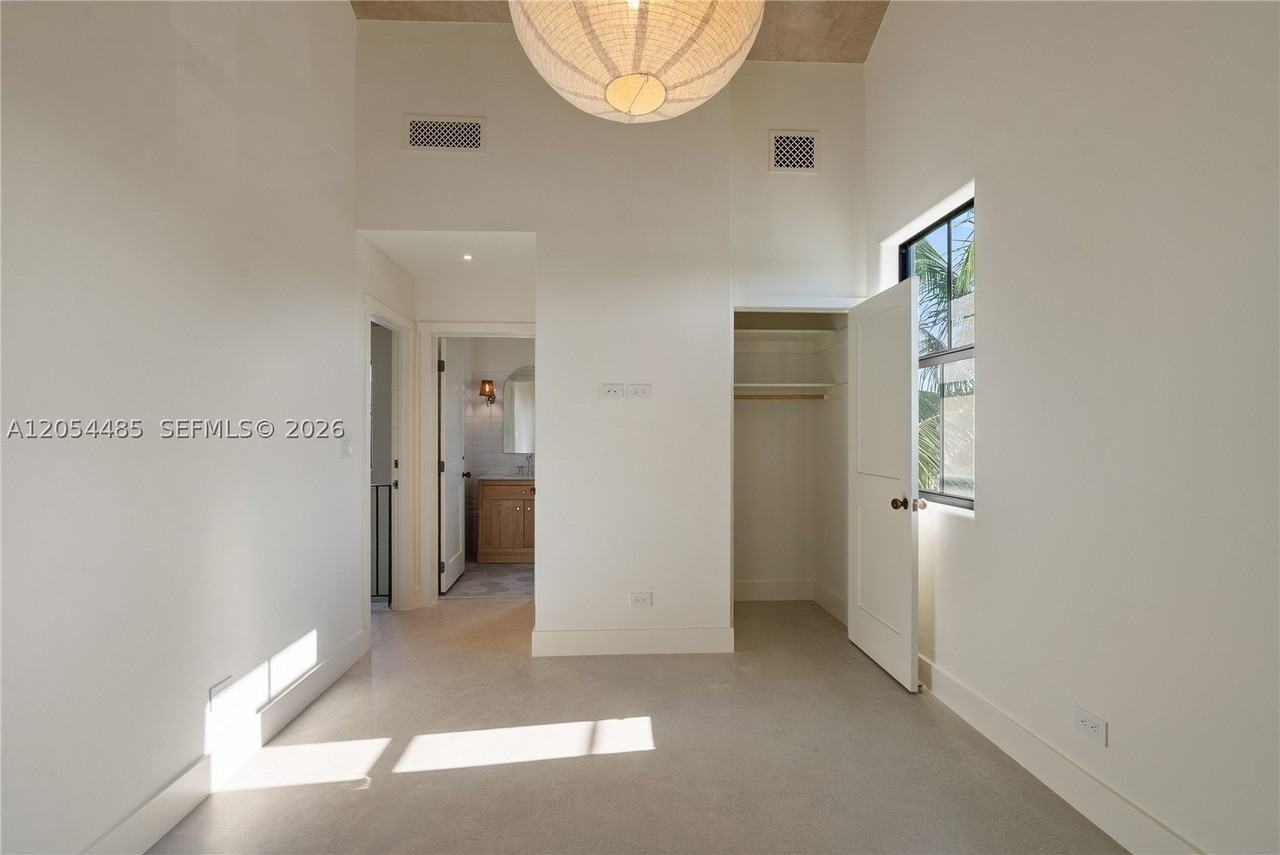 3620 Plaza St - Photo 4 of 22