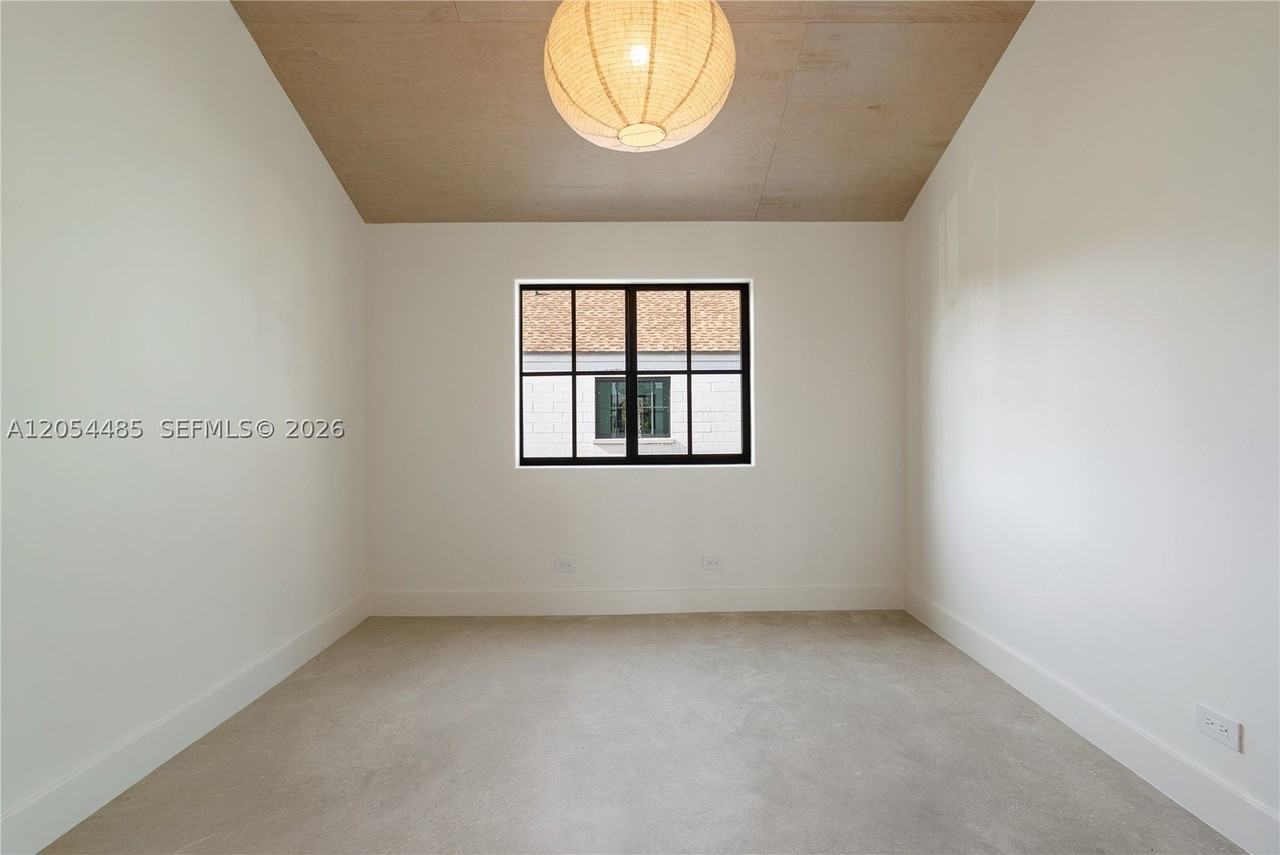 3620 Plaza St - Photo 6 of 22