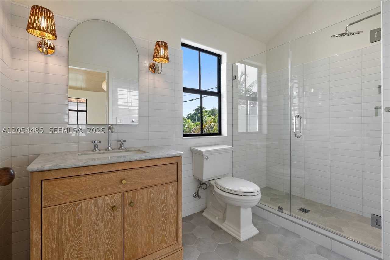 3620 Plaza St - Photo 7 of 22