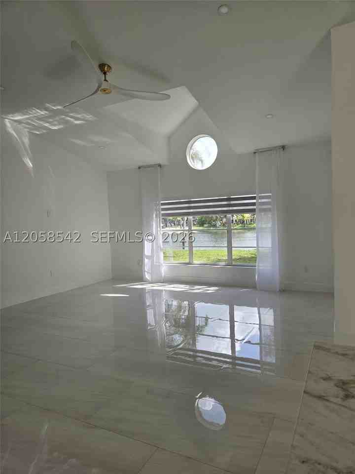 19640 Nw 87th Pl #19640 - Photo 4 of 23