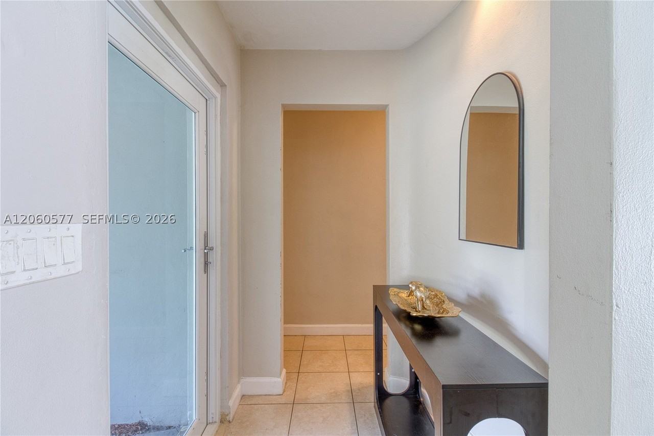 6620 Nw 21st Ct - Photo 6 of 35