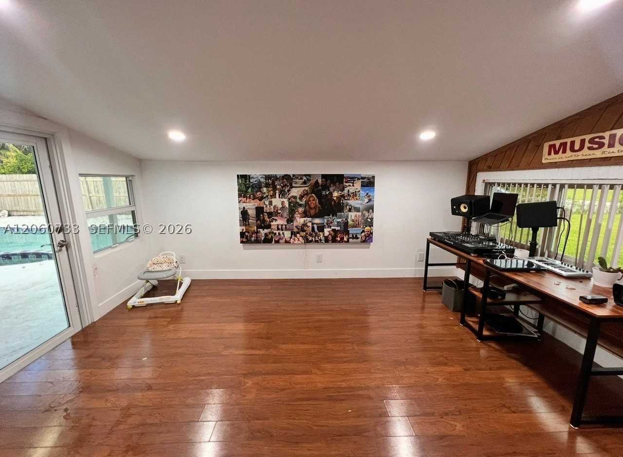 7161 Sw 13th St - Photo 2 of 15