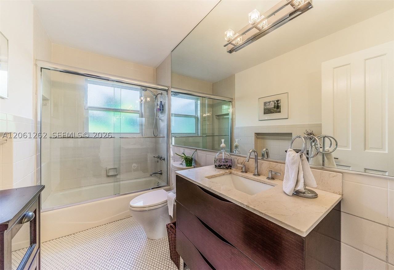 8125 Sw 136th St - Photo 6 of 12