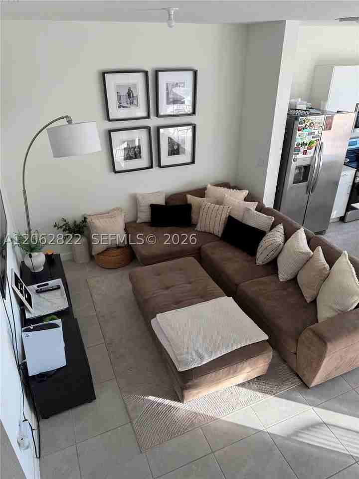 2817 Se 26th Ave - Photo 5 of 16