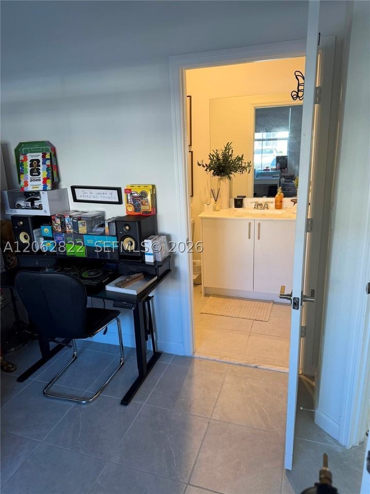 2817 Se 26th Ave - Photo 6 of 16