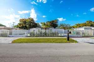 featured image of 10050 Sw 171st St #10050