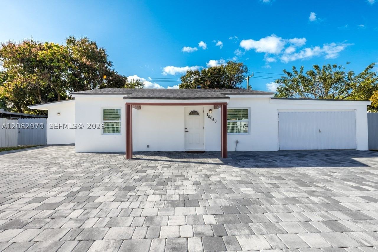 10050 Sw 171st St #10050 - Photo 2 of 32