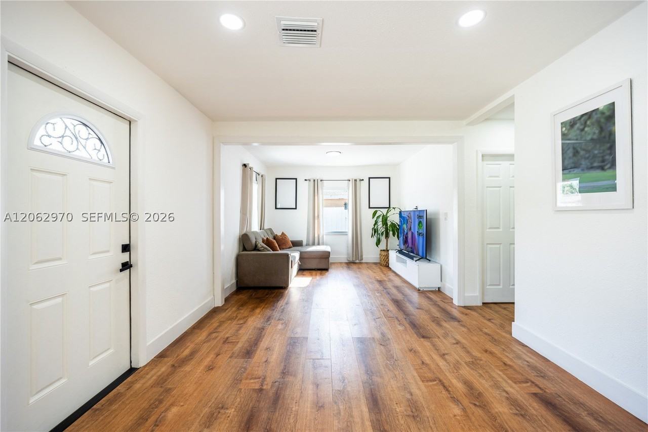 10050 Sw 171st St #10050 - Photo 7 of 32