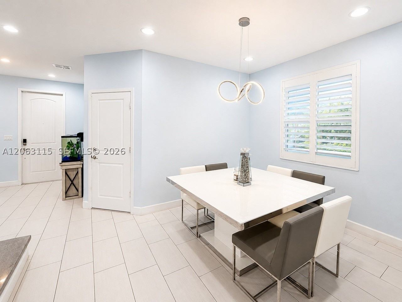 4922 Nw 48th Ter #4922 - Photo 4 of 28