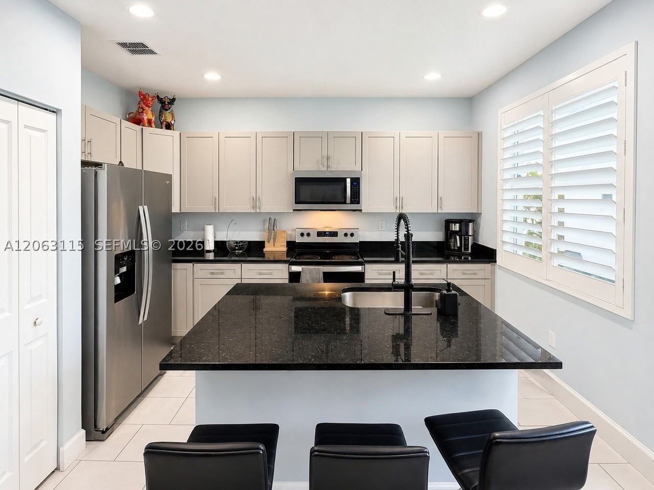 4922 Nw 48th Ter #4922 - Photo 5 of 28