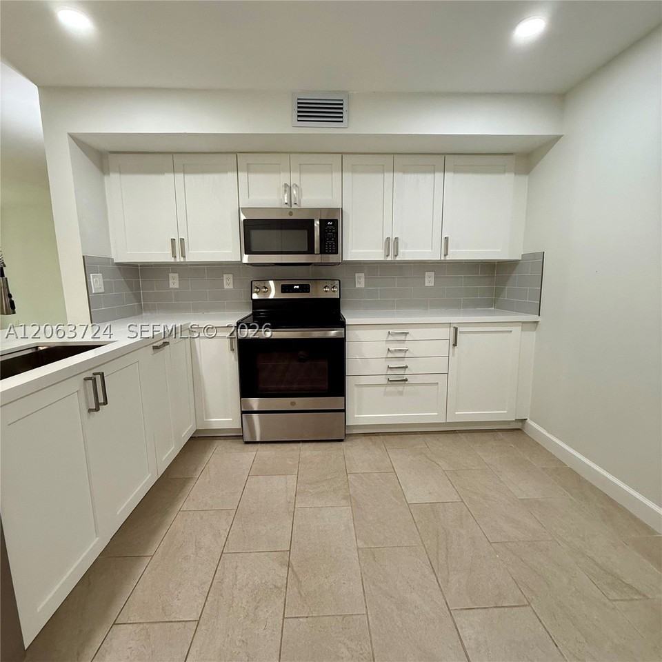 10672 Sw 79th Ter - Photo 4 of 31