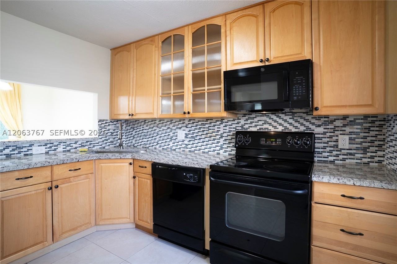 1494 Springside Dr #1494 - Photo 5 of 19