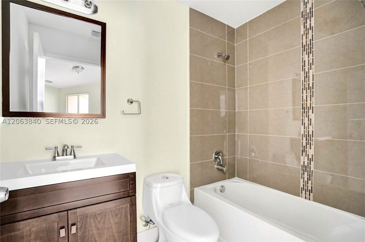 4643 Nw 15th Ct #2 - Photo 5 of 13