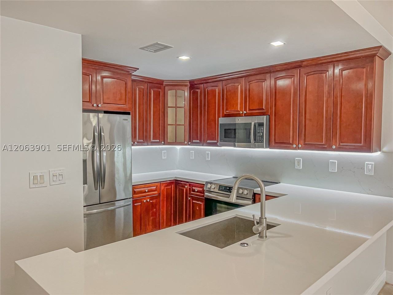 3850 Ne 168th St #4 - Photo 7 of 35